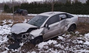 opel vectra z uszkodzenia, które powstały na skutek zdarzenia  drogowego