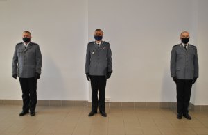 trzech funkcjonariuszy  nadkomisarz Mariusz Gaik, inspektor Artur Malinowski, komisarz Maciej Słowiński