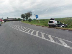 obrazek przedstawia  pojazd po zderzeniu drogowym marki Seat Toledo