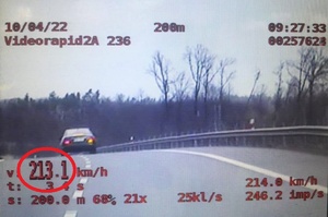 Pomiar wykonany przy użyciu wideorejestratora 213,1 km/h