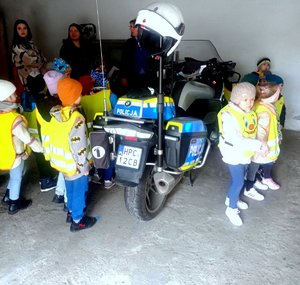 Dzieci z wizytą w Komendzie Policji
